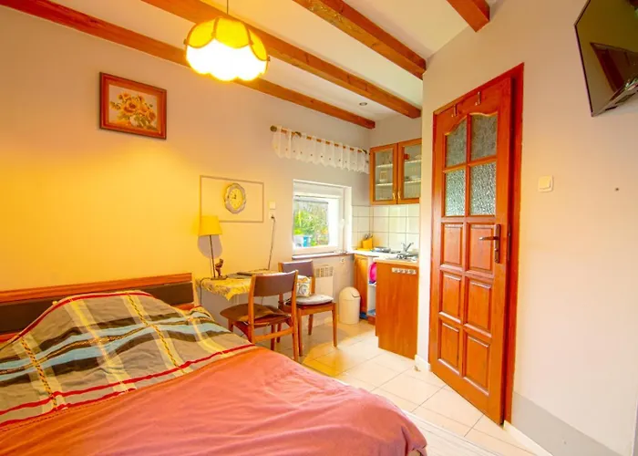 Wynajem Apartamentow I Pokoi. Ustronie Morskie