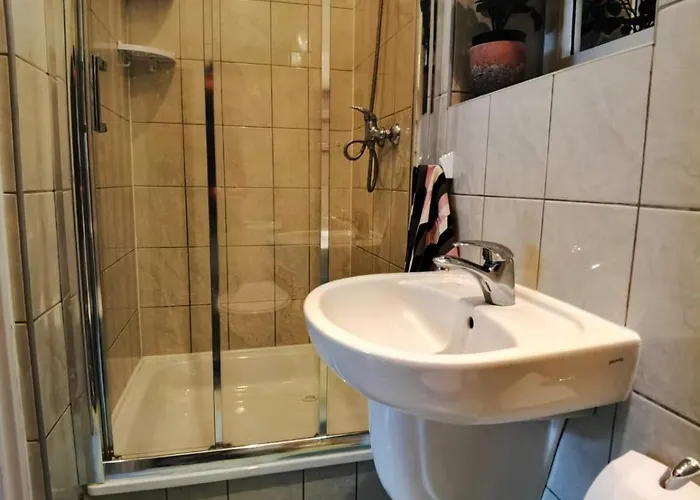 Wynajem Apartamentow I Pokoi.